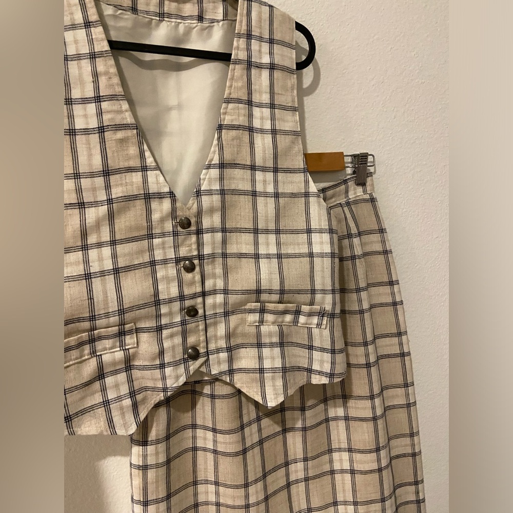 Vest & skirt matching set!